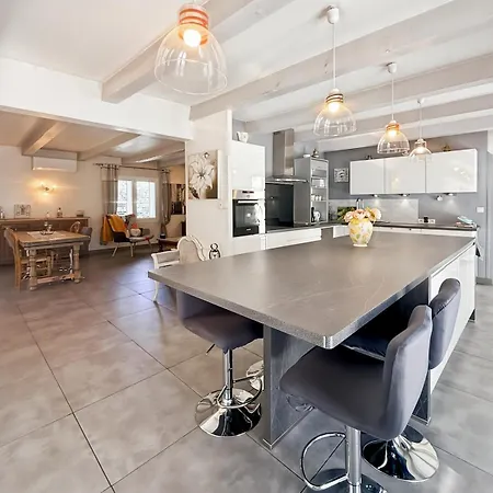 Maison 4 Ch, Familiale, Proche Commodite, *