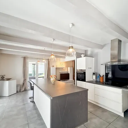 Vakantiehuis Maison 4 Ch, Familiale, Proche Commodite, *