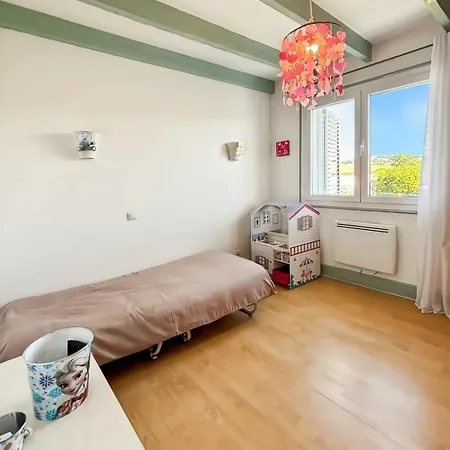 Vakantiehuis Maison 4 Ch, Familiale, Proche Commodite, *