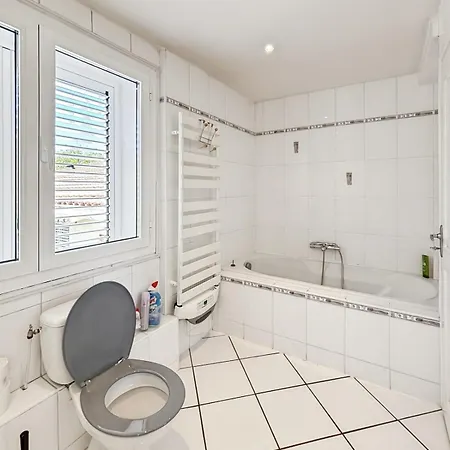 Maison 4 Ch, Familiale, Proche Commodite, Vakantiehuis