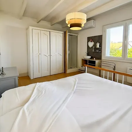 Vakantiehuis Maison 4 Ch, Familiale, Proche Commodite,